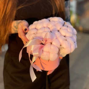 Композиция в шляпной коробке мини из хлопка в Истре