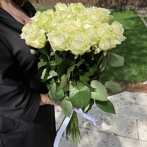Букет из 21 белой розы (70 см) в Истре