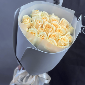 Букет из 25 роз Аваланж (50 см) в Истре