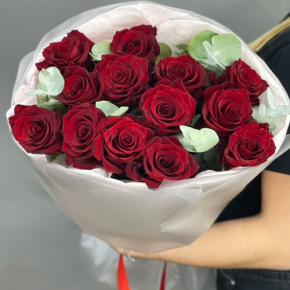 Букет из 13 роз Эквадор Эксплорер (60 см) в Истре