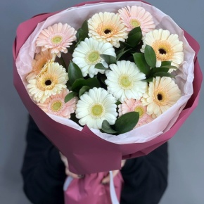 Букет из 13 белых гербер микс в Истре