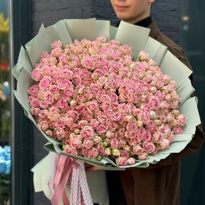Букет из 101  нежно -розовой кустовой розы (70 см) в Истре