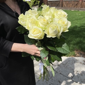 Букет из 11 белых роз (70 см) в Истре