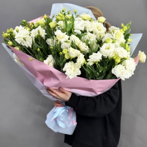 Букет "Изысканность" из 31 белой эустомы в Истре
