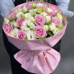 Букет "Нежное признание" из роз и эустом в Истре