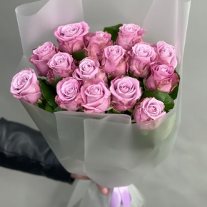 Монобукет из 15 малиновых роз Меритим (50 см) в Истре