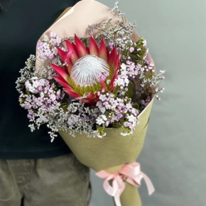 Букет из хамелациума, лимонниума и протеи в Истре