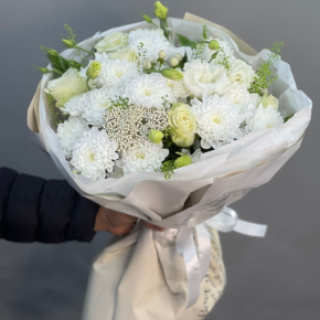 Букет "Меланхолия" из роз и хризантем в Истре