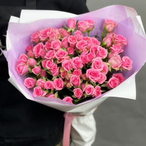 Букет "Рассвет принцессы" из 15 кустовых роз (50 см) в Истре