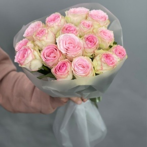 Букет из 17 роз Кения (40 см) в Истре