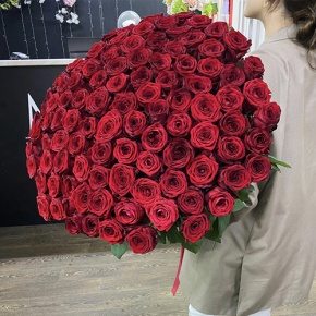 Букет 101 красная роза (70 см) в Истре
