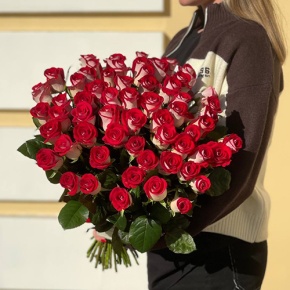 Букет из 51 рубиновой розы (50 см) в Истре