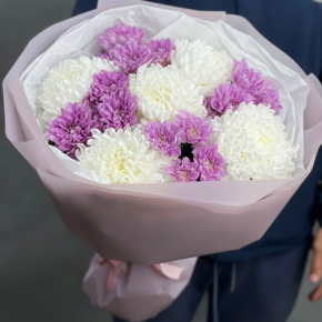 Букет "Вместе с тобой" из нежных хризантем в Истре