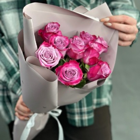 Букет "Сесилия" из 9 фиолетовых роз кения (40 см) в Истре