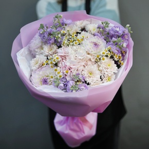 Букет "Сады Версаля" из маттиол, георгин, гортензии и кустовых хризантем в Истре