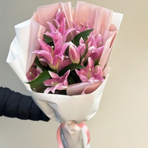 Монобукет из 9 ароматных розовых лилий в Истре