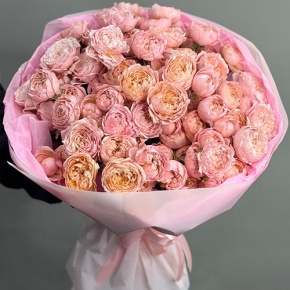 Букет из 35 кустовых пионовидных роз Джульетта (60 см) в Истре