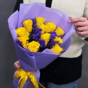 Букет "Лейкерс" из лимонных роз и статицы в Истре