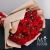 Букет 15 кустовых красных роз в Истре
