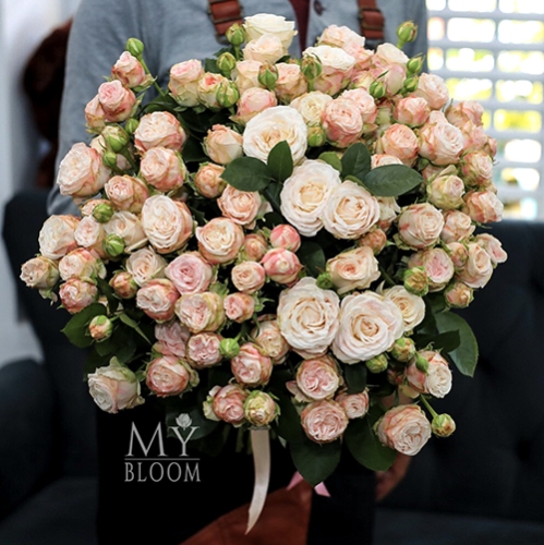 Букет 51 пионовидная роза Бомбастик (60 см) в Истре