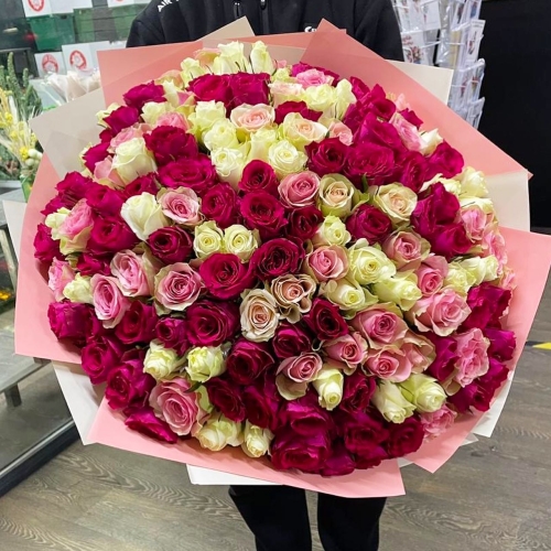 Букет 151 роза ягодный микс (40 см) в Истре